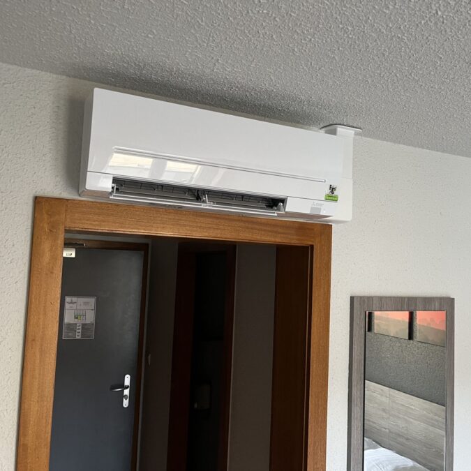 Installation de climatisations MITSUBISHI dans les 14 chambres d’un h&ocirc;tel &agrave; Eguisheim Audincourt 0