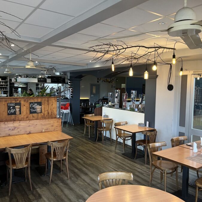 Mise aux normes, remplacement de coffrets et luminaires dans un restaurant &agrave; Vieux-Thann Wittenheim 2